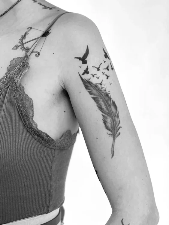 Feather_with_Flying_birds_fake_tattoo.webp